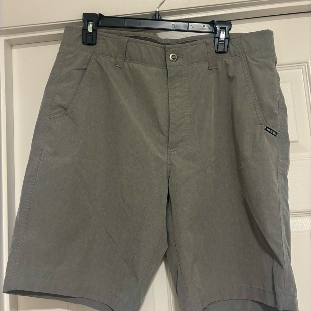 Men's Ascend Gray Casual Shorts Size 34